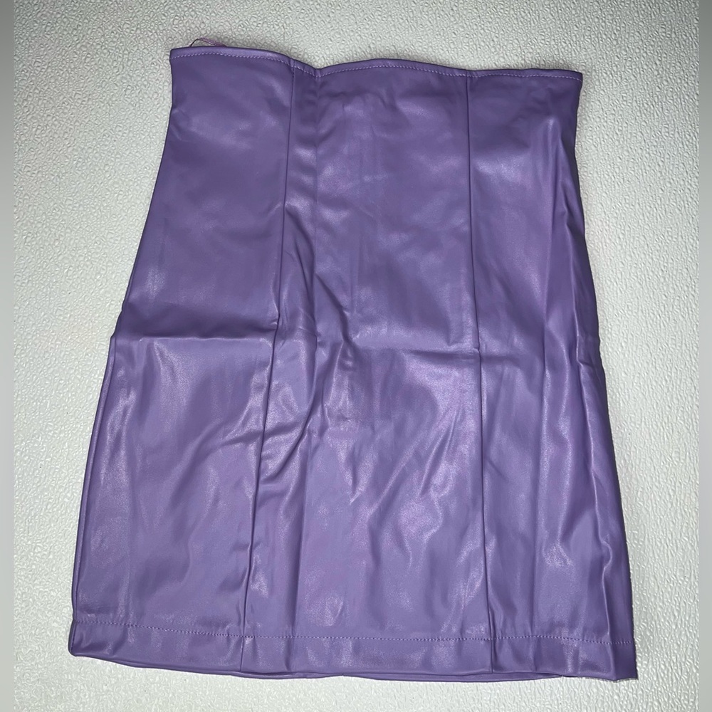Lavender Faux Leather V-Neck Bodysuit & High Waist Mini Skirt Set Size M New - Picture 11 of 13